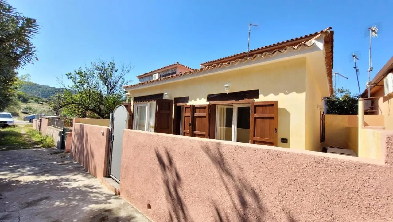 Casa Rosa Villa San Teodoro  Italia