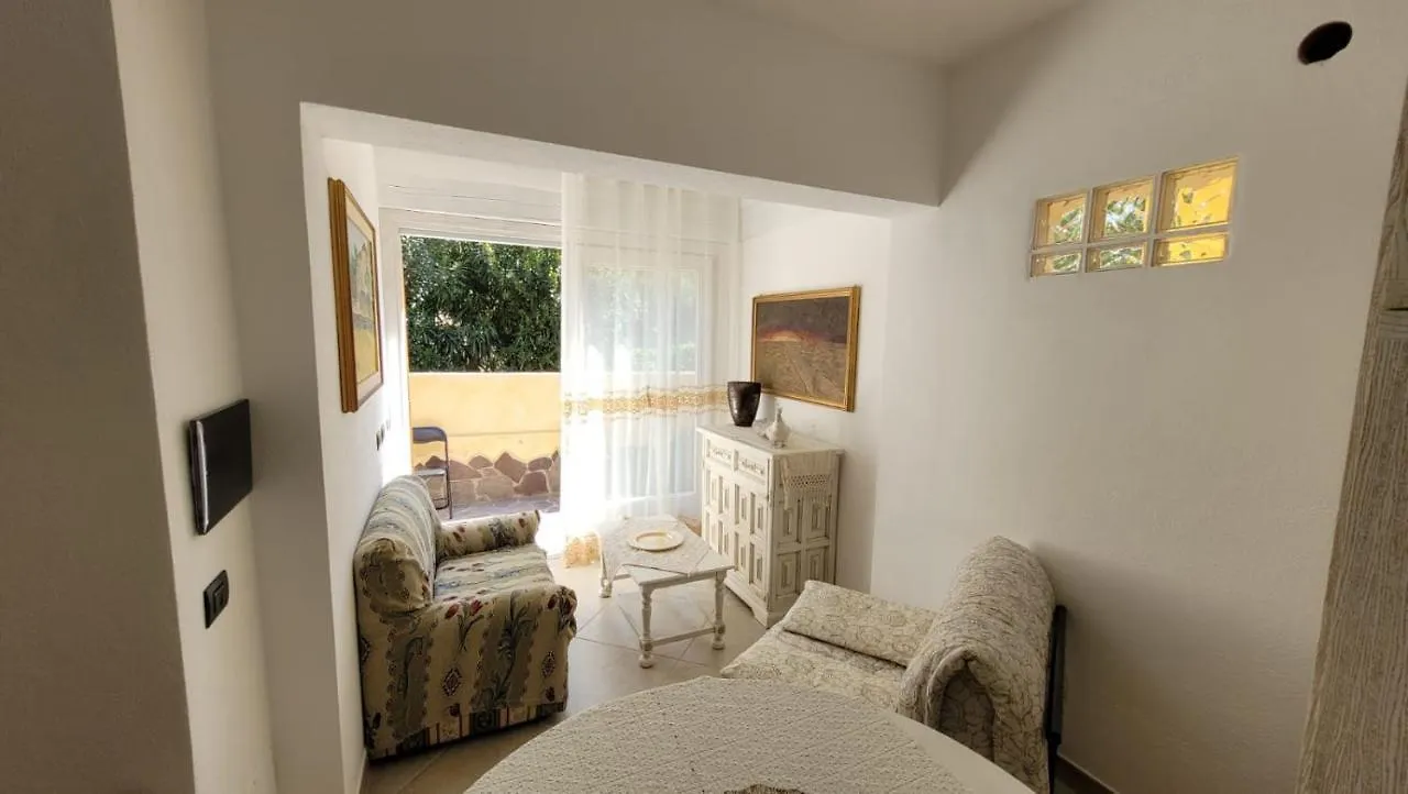Casa Rosa Villa San Teodoro  Italia