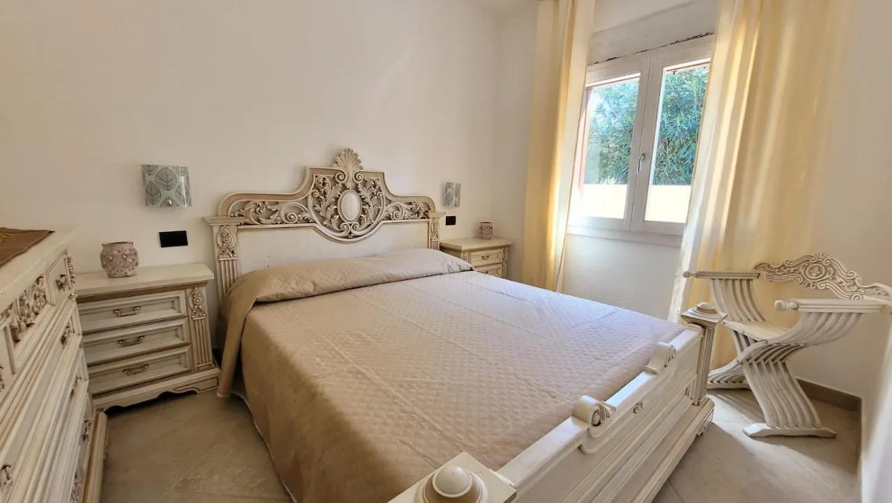 Casa Rosa Villa San Teodoro  San Teodoro (Sardinia)